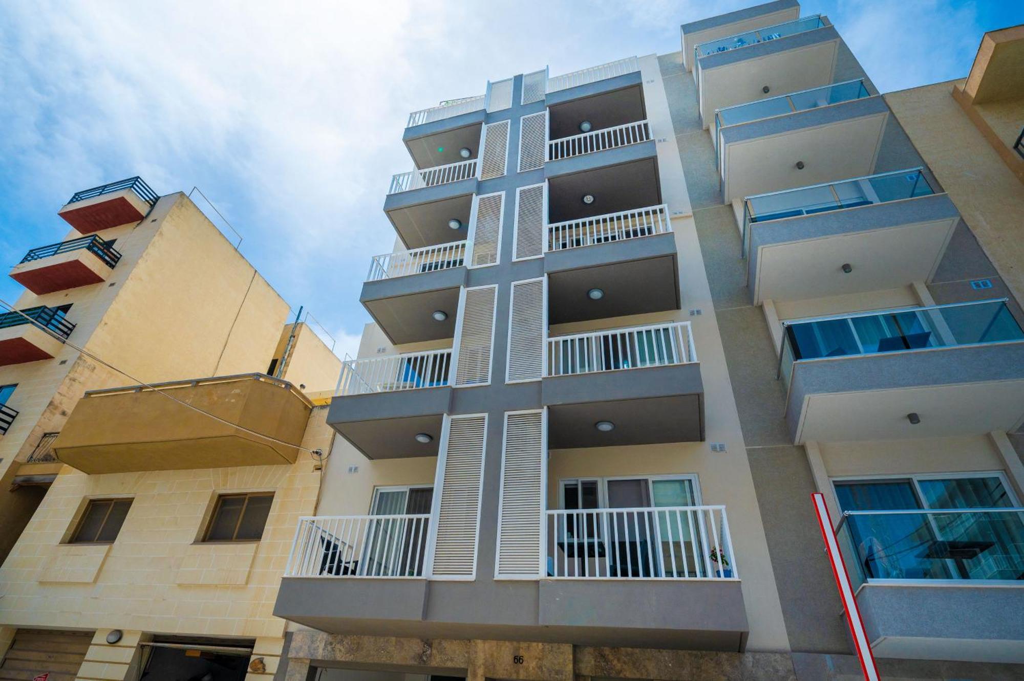 Stylish 2 Bedroomed Apartment Gzira Bagian luar foto