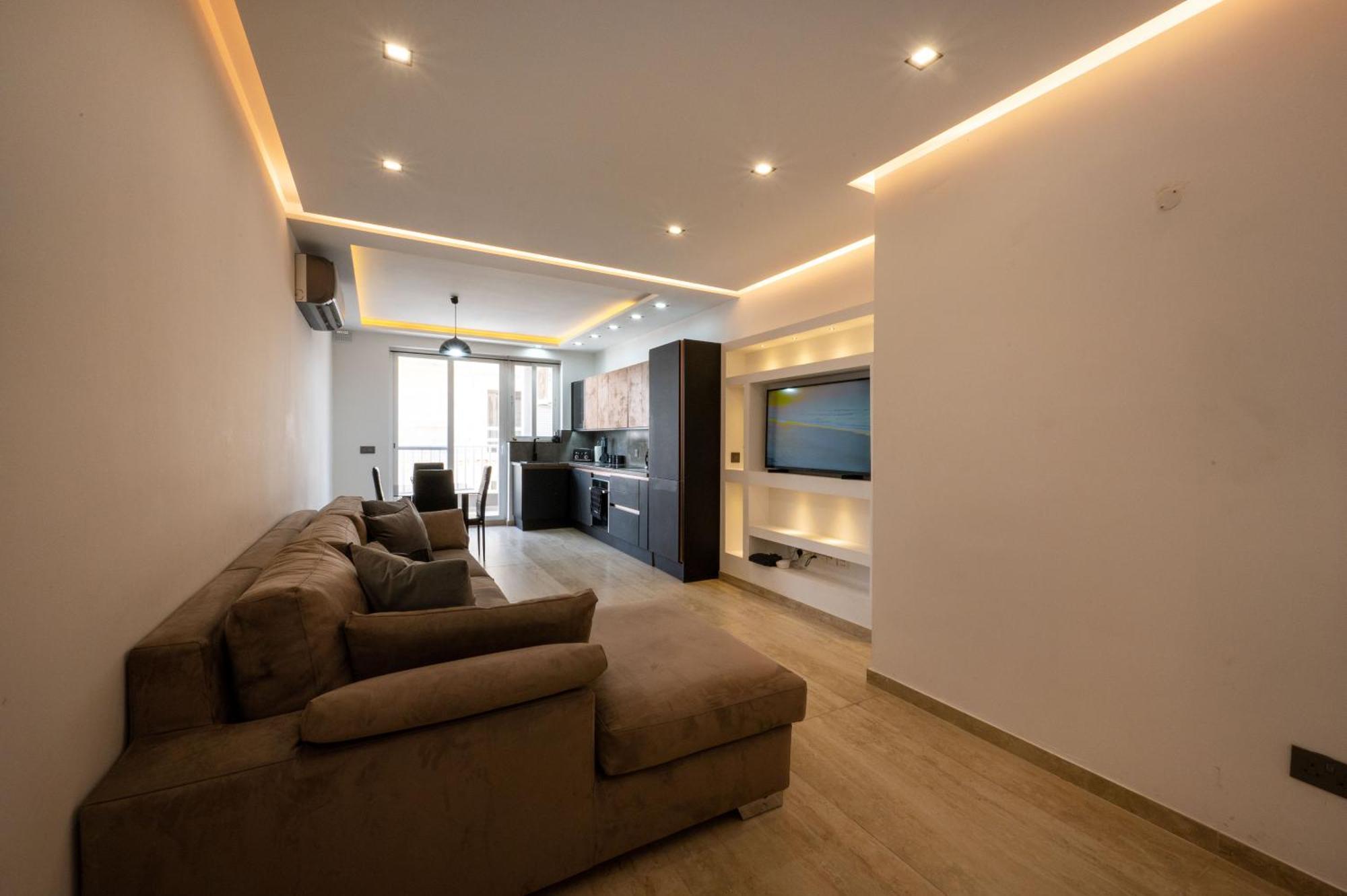 Stylish 2 Bedroomed Apartment Gzira Bagian luar foto